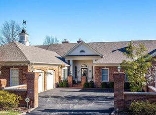 12 Woodbridge Manor Rd, Saint Louis, MO 63141