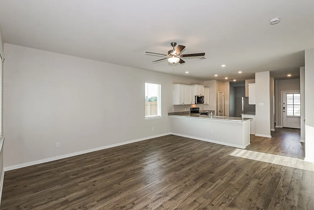 3 bed, 2.0 bath, 1579 sqft, $1,995 — Photo 4