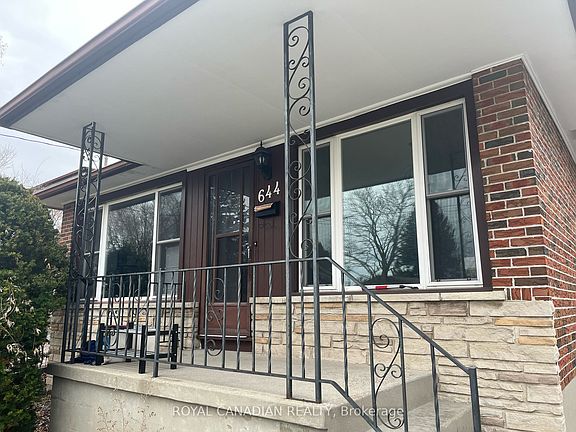 2nd image of 644 Athol St E
