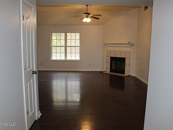 3rd image of 5859 Ingleside Dr