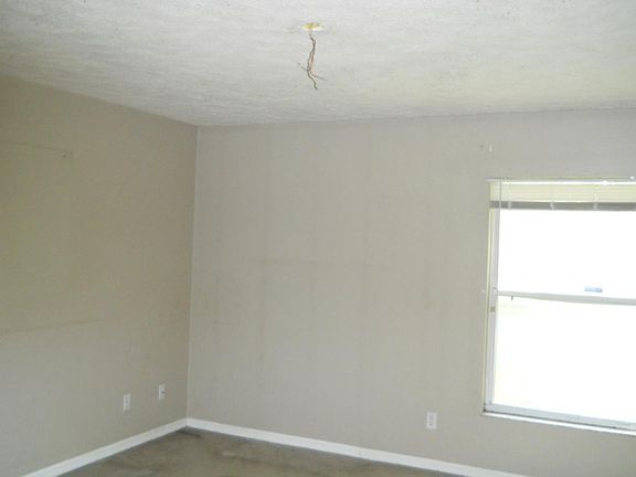 4th image of 1940 SE 57th Ave