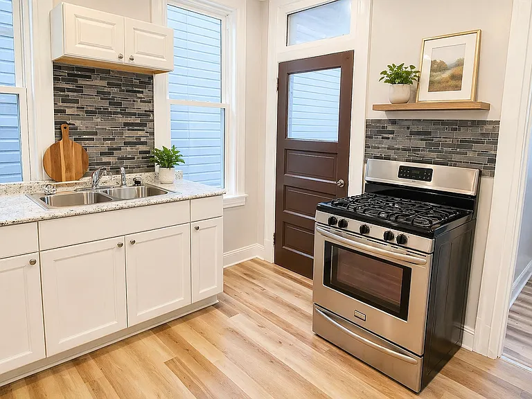 1238 Superior Ave #2 — Photo 5