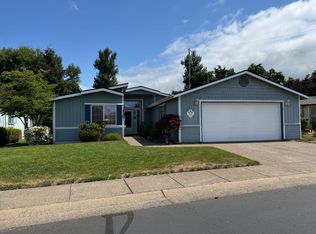 158 Village Dr, Cottage Grove, OR 97424
