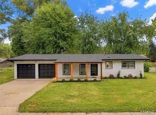 210 S Duchesne Dr, Saint Charles, MO 63301
