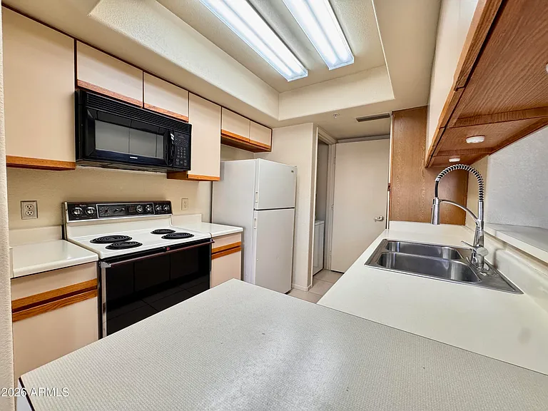1333 E Morten Ave #238 — Photo 9