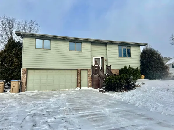 2544 10th Ave NW, Minot, ND 58703