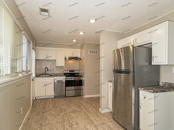 5th image of 4108 Davis St