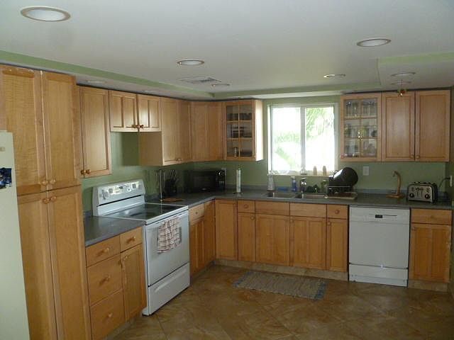 2nd image of 5906 Lake Osborne Dr