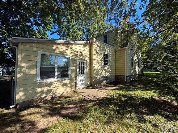 5th image of 1555 Ridge Rd