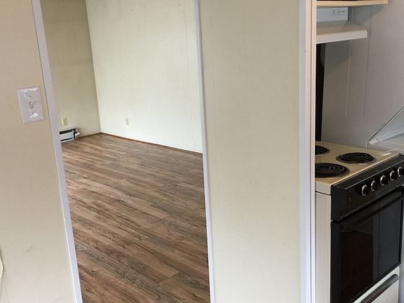 2nd image of 404 Sanford Ave