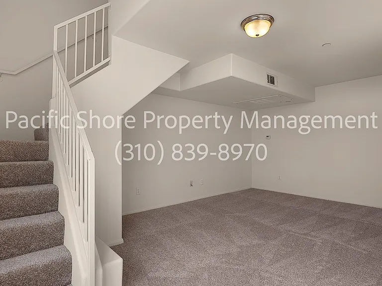 Motor Apartments — Photo 5