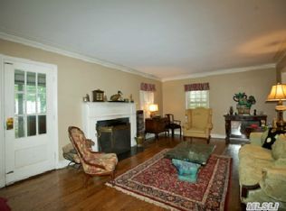 66 Amherst Ct, Rockville Centre, NY 11570