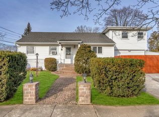 1147 Bellmore Rd N, Bellmore, NY 11710