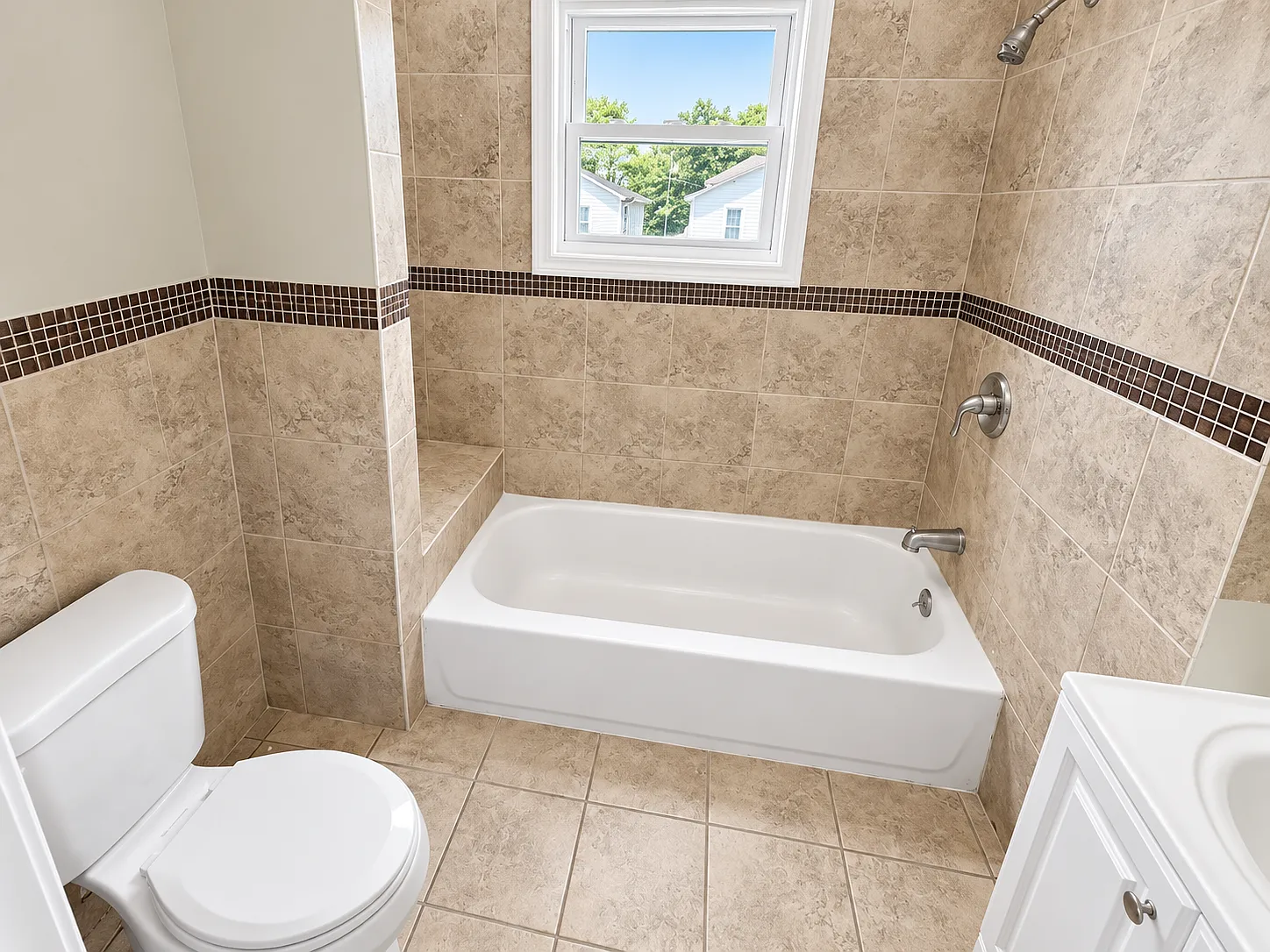 2 bed, 1000 sqft, $1,845 — Photo 3