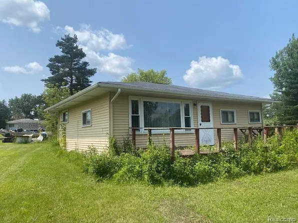 4801 Center Rd, Silverwood, MI 48760