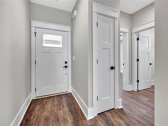 4th image of 5186 Hartsook Dr