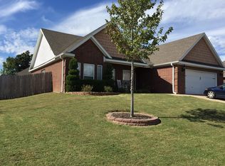691 Reisling St, Centerton, AR 72719