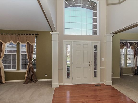 Dramatic two story entry foyer