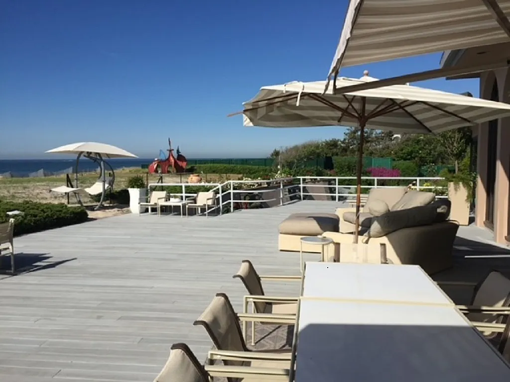 Luxurious Oceanfront Retreat on Gin Lane — Photo 1
