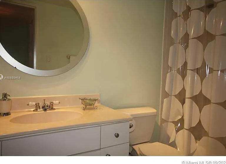 5161 Collins Ave #508 — Photo 18
