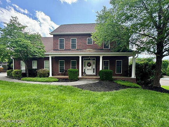 3rd image of 2021 Cascade Falls Ln