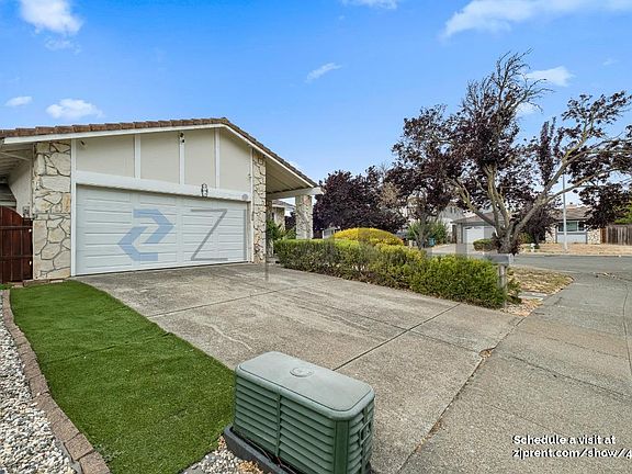 3rd image of 697 Auburn Dr
