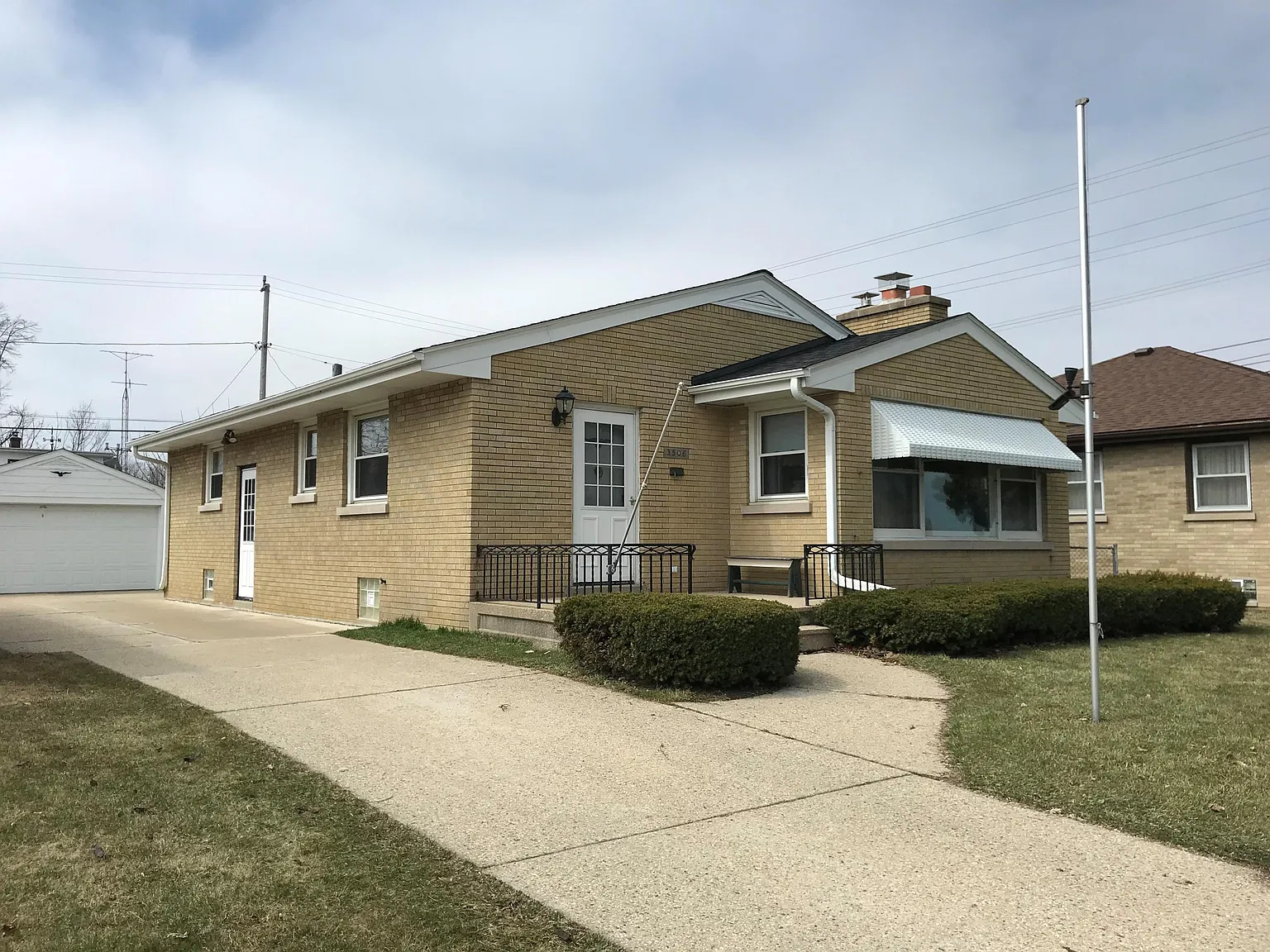 3506 Sheridan Rd photo 1