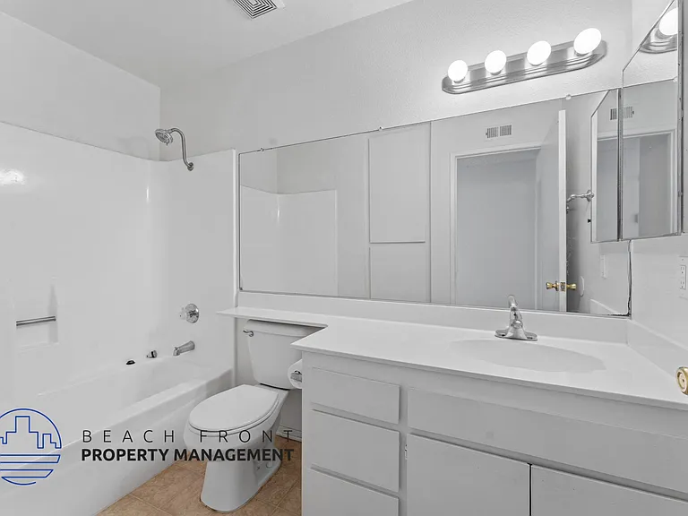 9842 Hamilton Ave. — Photo 23