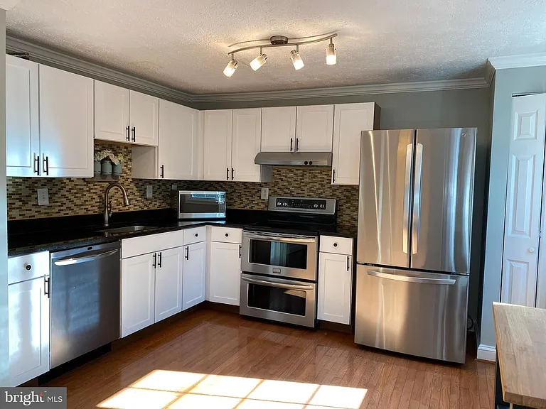 1666 Barnstead Dr — Photo 13