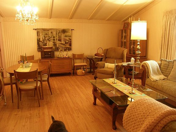 4th image of 1333 Winters Ave