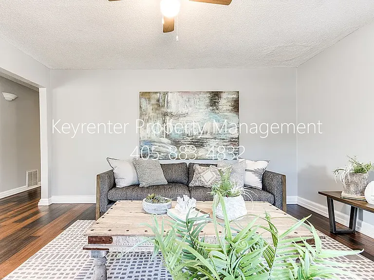 3615 SW 12th St — Photo 8
