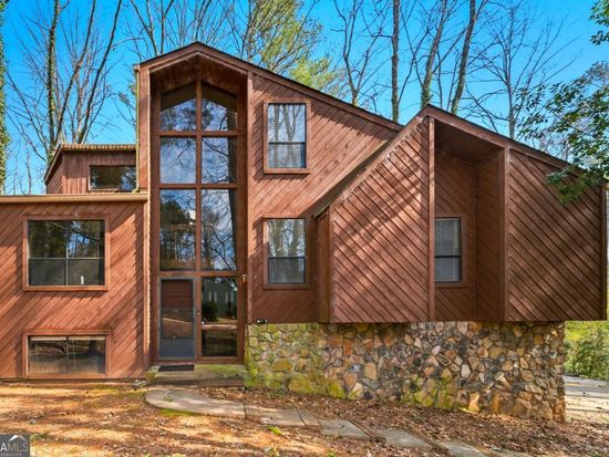 2527 Kingsley Dr NE, Marietta, GA 30062