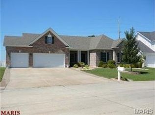 43 Country Park Ct, Saint Charles, MO 63304