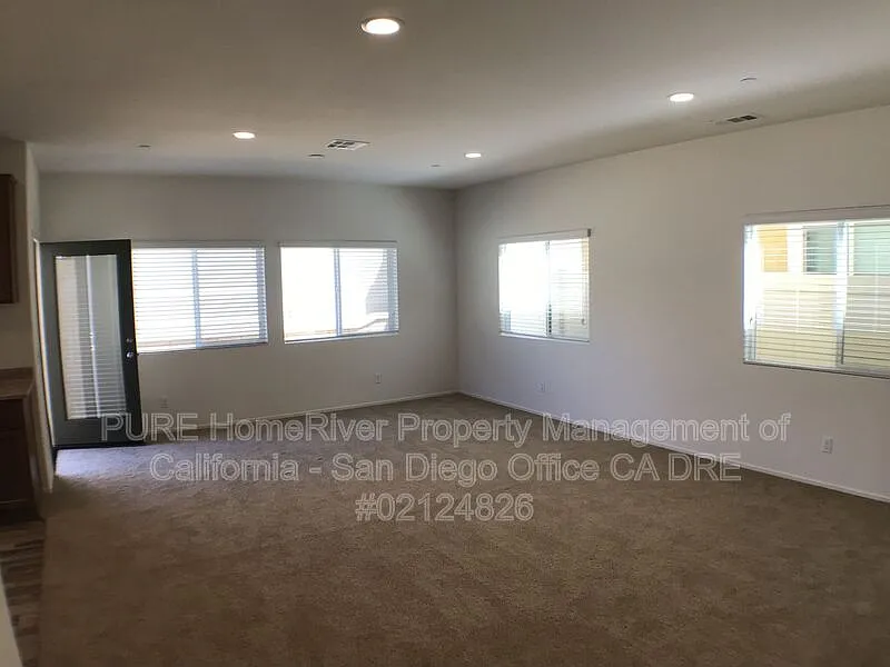 3 bed, 2.5 bath, 1753 sqft, $3,495 — Photo 3