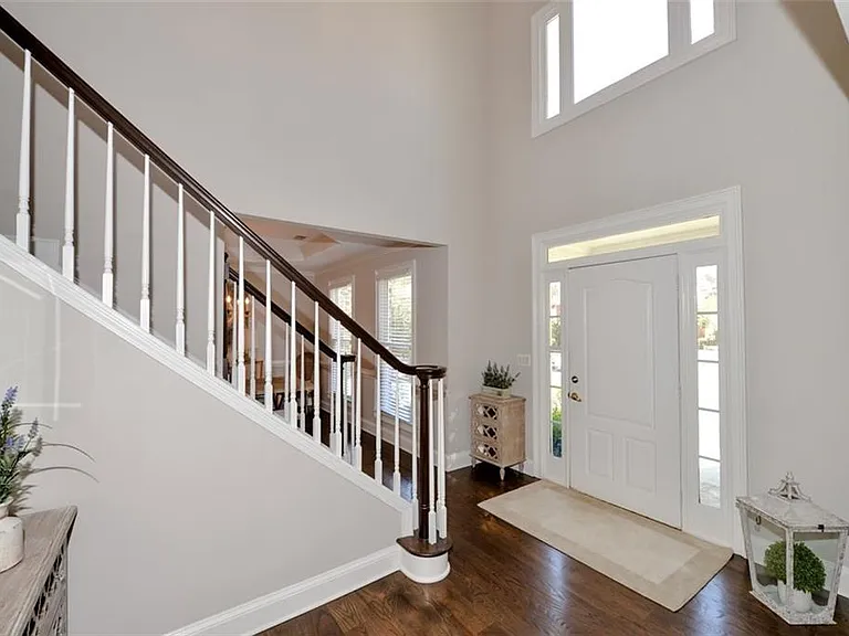 310 Windsor Gate Cv — Photo 11