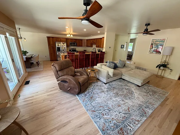 230 River Pl — Photo 8