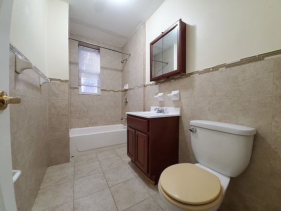 4th image of 565 Bergen Ave APT 33Q