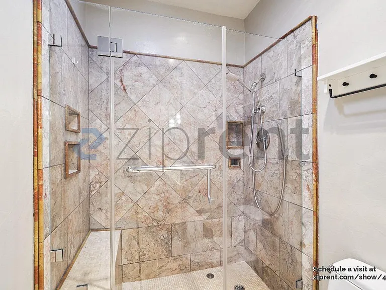 1350 California St #304 — Photo 10