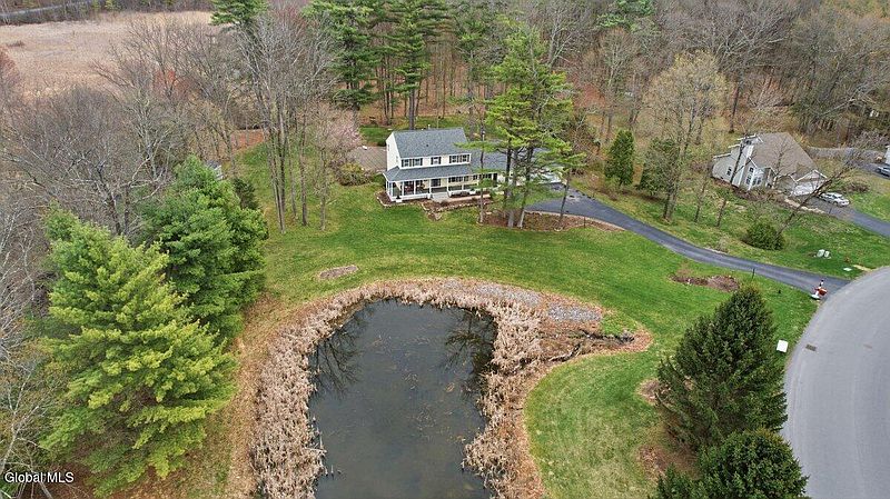 3rd image of 518 Acland Boulevard