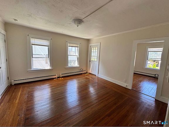 4th image of 57 Rhodes St