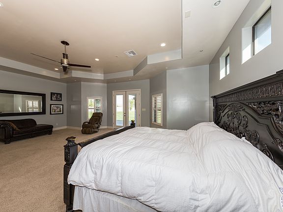 2nd image of 5359 E Hamlin Pl