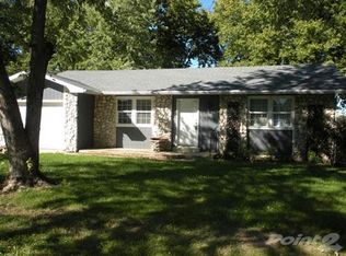 2103 Northwood St, Bolivar, MO 65613