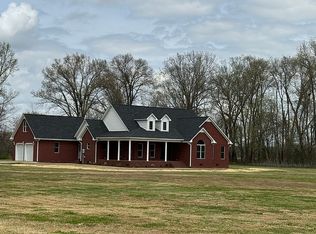 299 Garrett Rd, Gleason, TN 38229