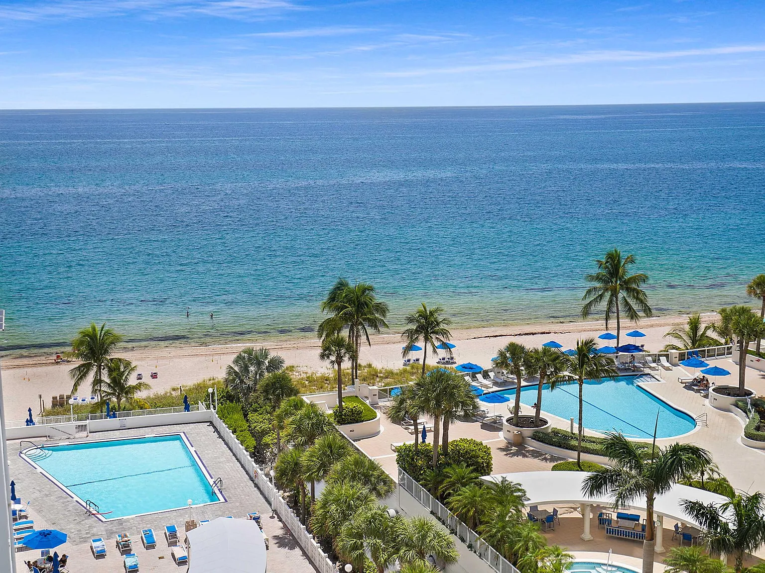 1 bed, 1.5 bath, 950 sqft, $2,700 — Photo 2
