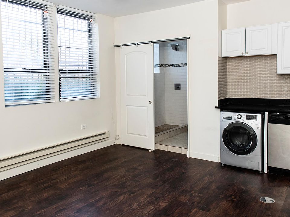 1st image of 3345-3342 N Marshfield Ave #103