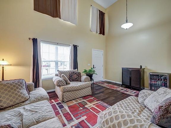 5th image of 2711 Rosehall Ln