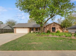 1902 E Oriole St, Springdale, AR 72764