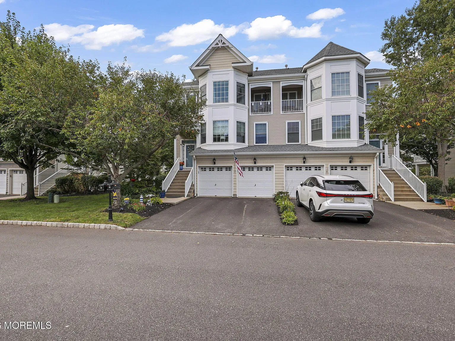 3 bed, 3.5 bath, 3089 sqft, $4,500 — Photo 2