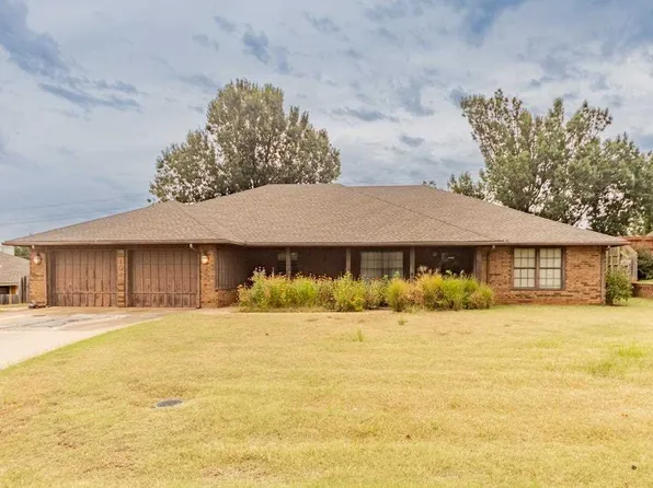 1011 S Edgemoor Dr, Stillwater, OK 74074