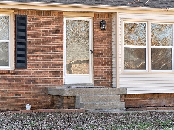 4th image of 402 Beasley Dr